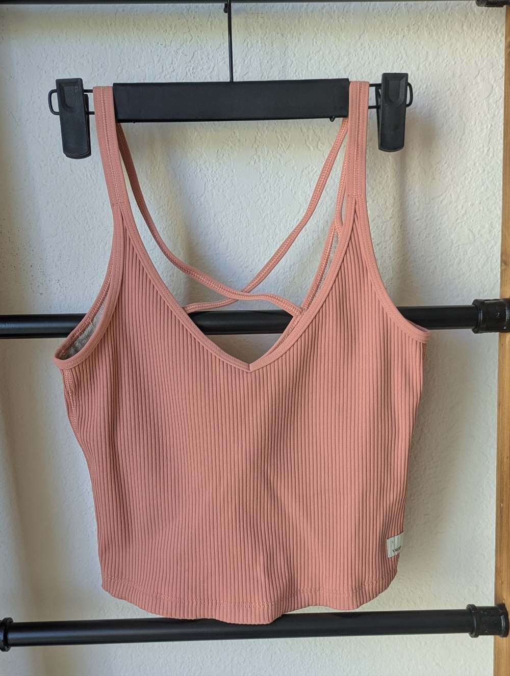Vuori Women's Ribbed Dusty Rose Cropped Tank